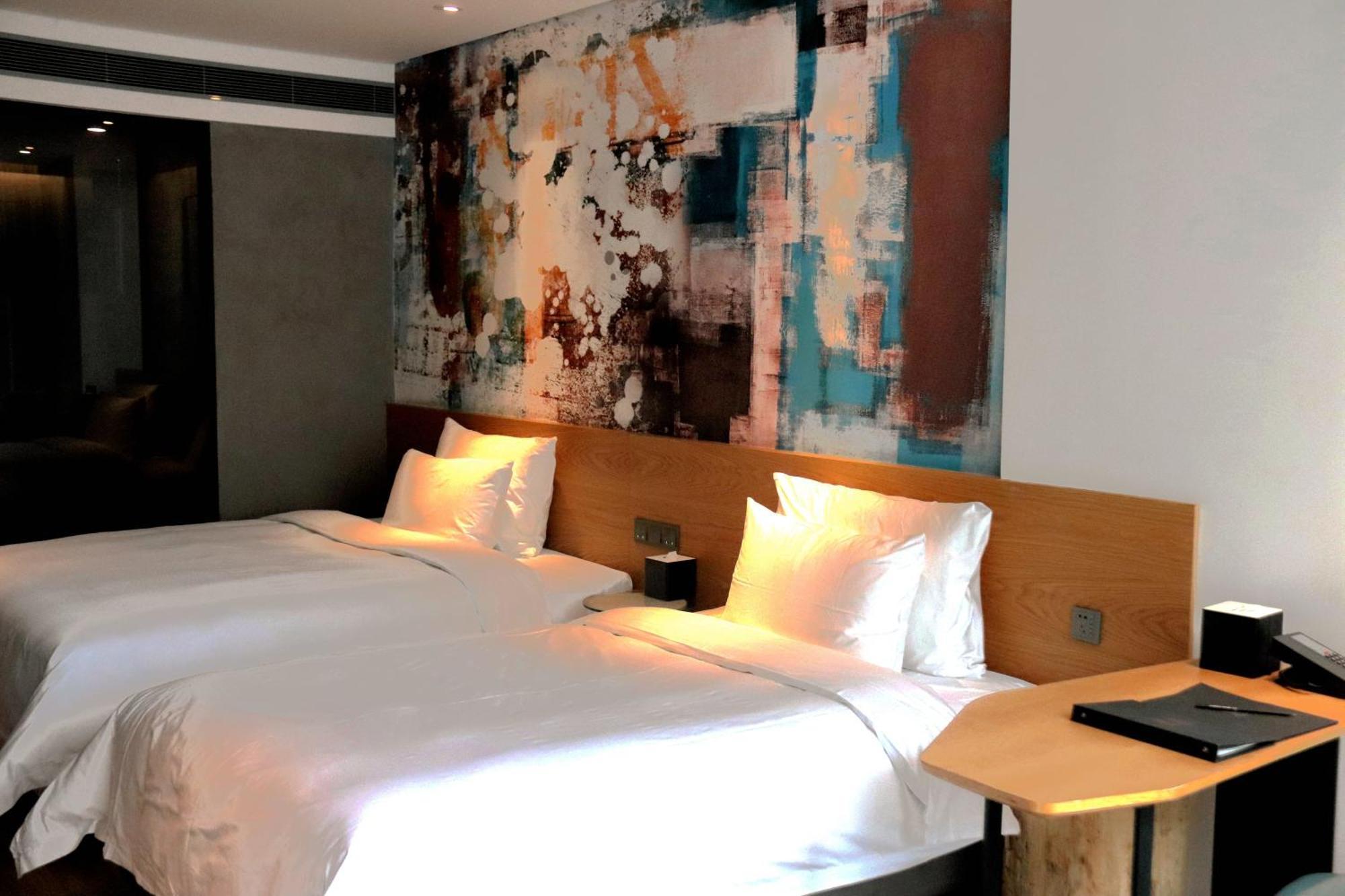 M Hotel Zhengzhou Exteriör bild
