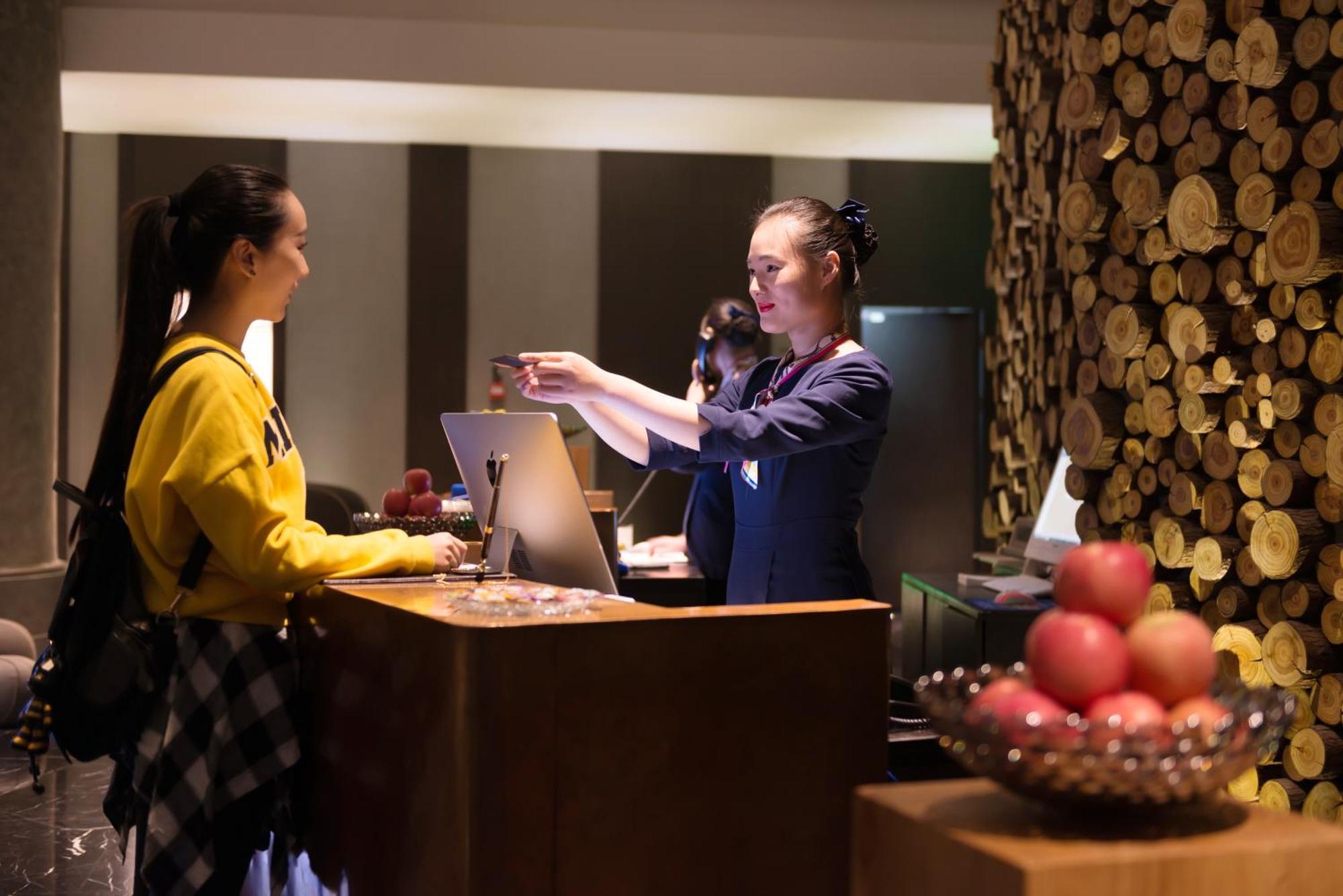 M Hotel Zhengzhou Exteriör bild