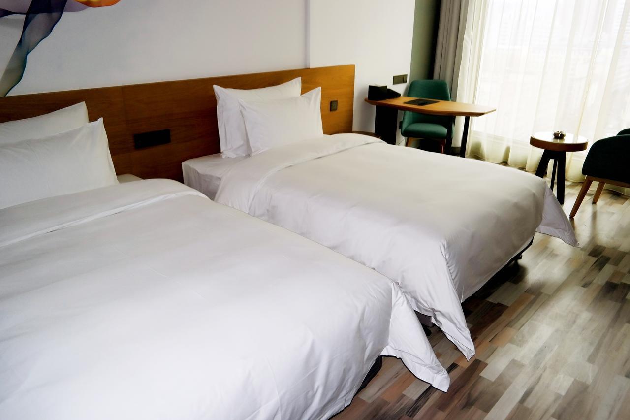 M Hotel Zhengzhou Exteriör bild