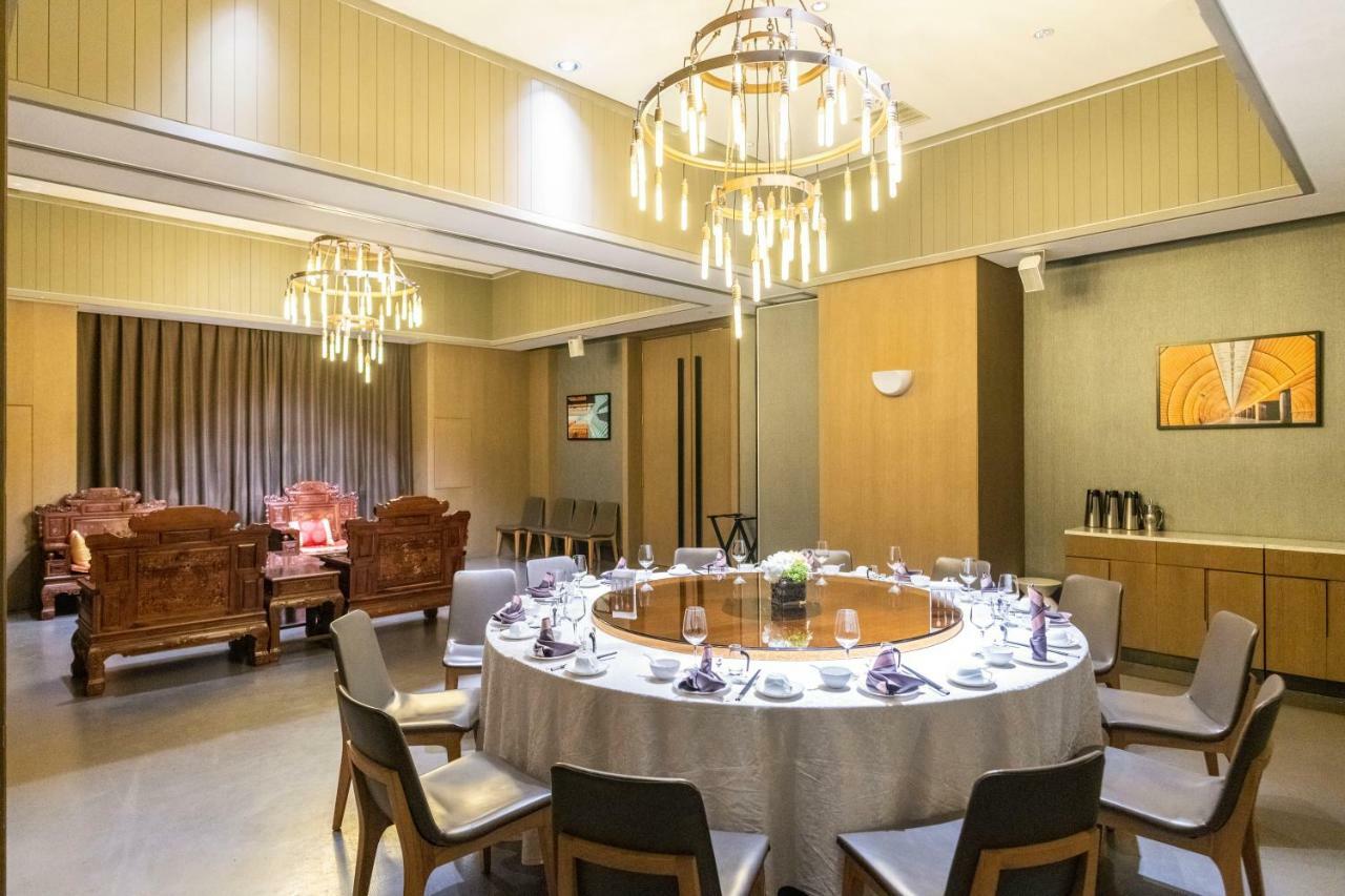 M Hotel Zhengzhou Exteriör bild