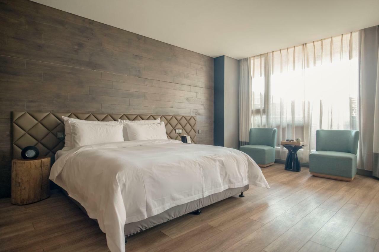 M Hotel Zhengzhou Exteriör bild